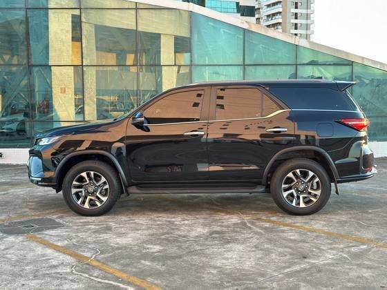 TOYOTA HILUX SW4 2024