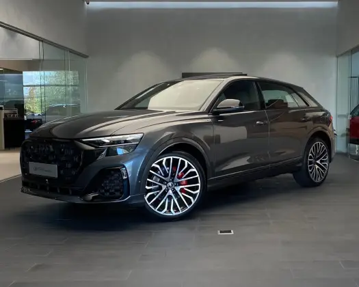 AUDI Q8 2025