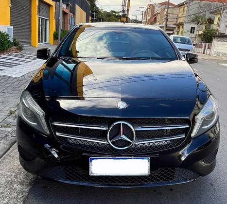 MERCEDES-BENZ A 200 2015