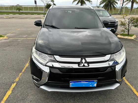 MITSUBISHI OUTLANDER 2017