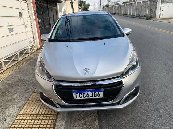 PEUGEOT 208 2017