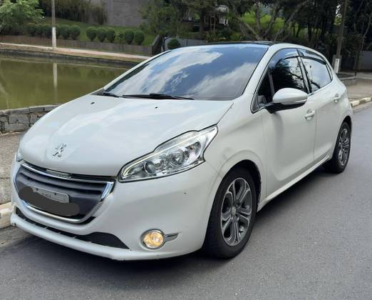 PEUGEOT 208 2014