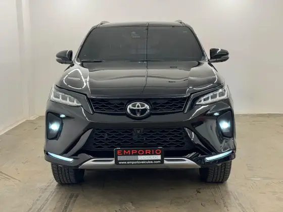 TOYOTA HILUX SW4 2022