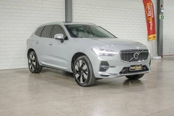 VOLVO XC60 2024