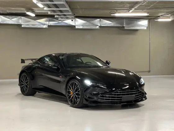 ASTON MARTIN VANTAGE 2022