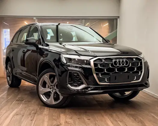 AUDI Q7 2025