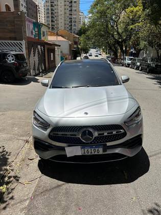 MERCEDES-BENZ GLA 200 2023