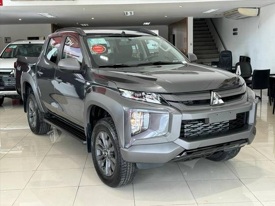 MITSUBISHI L200 TRITON 2025