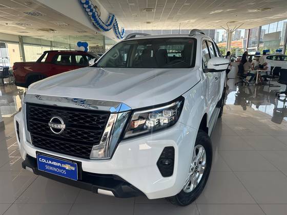 NISSAN FRONTIER 2024