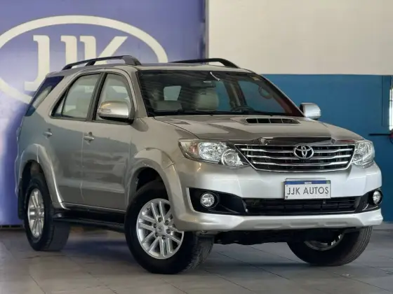TOYOTA HILUX SW4 2013