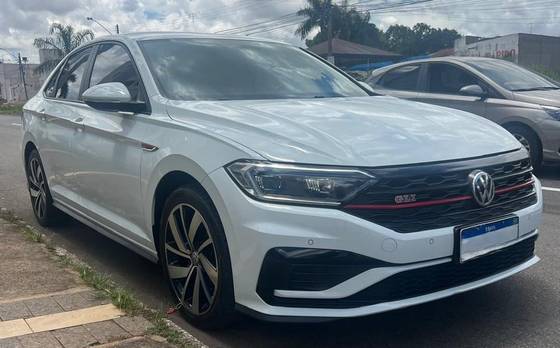 VOLKSWAGEN JETTA 2019