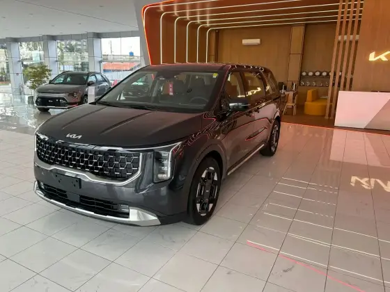 KIA CARNIVAL 2025