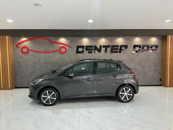 PEUGEOT 208 2020