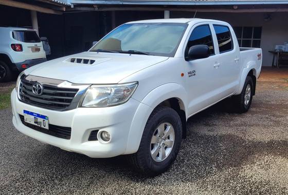 TOYOTA HILUX 2015