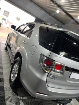 TOYOTA HILUX SW4 2013