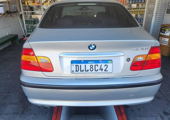 BMW 320i 2004