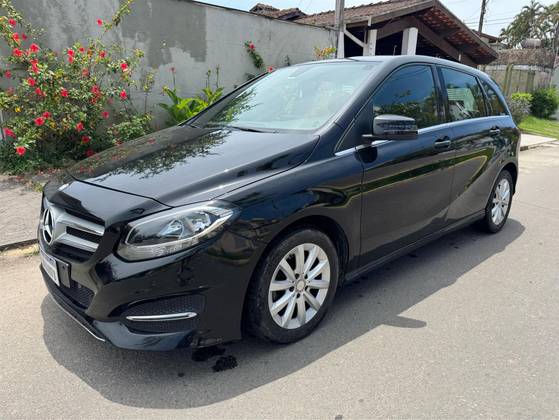 MERCEDES-BENZ B 200 2016