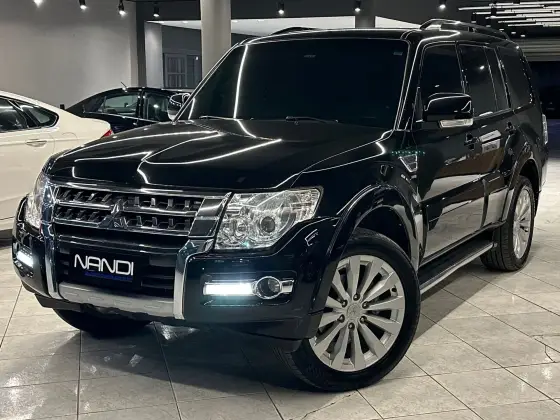 MITSUBISHI PAJERO 2016