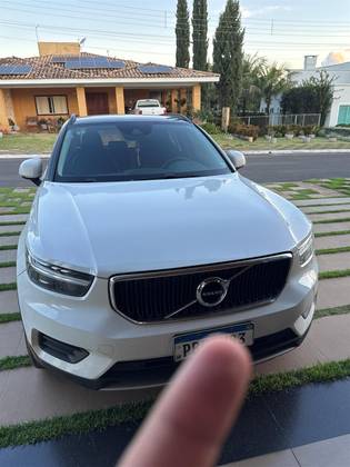 VOLVO XC40 2019