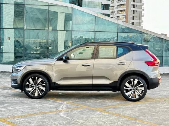 VOLVO XC40 2022