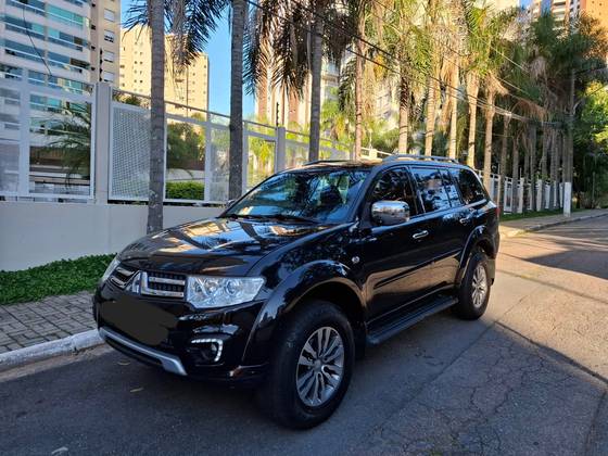 MITSUBISHI PAJERO 2018