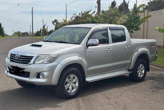 TOYOTA HILUX 2013