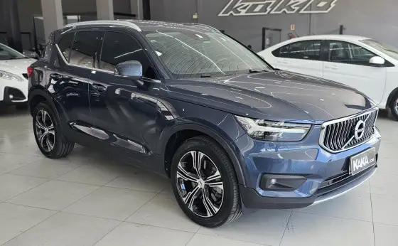 VOLVO XC40 2021