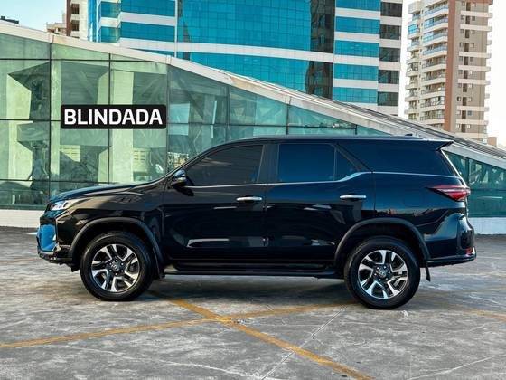 TOYOTA HILUX SW4 2022