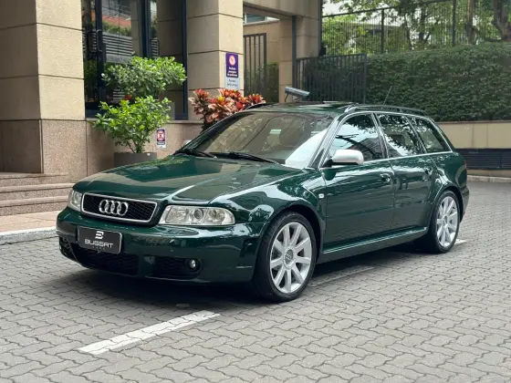 AUDI RS4 2001