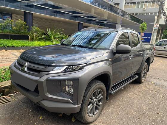 MITSUBISHI L200 TRITON 2025