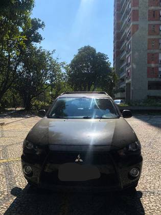 MITSUBISHI OUTLANDER 2012