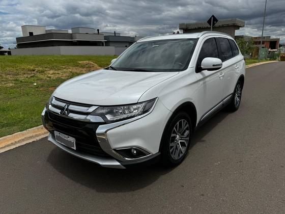 MITSUBISHI OUTLANDER 2018