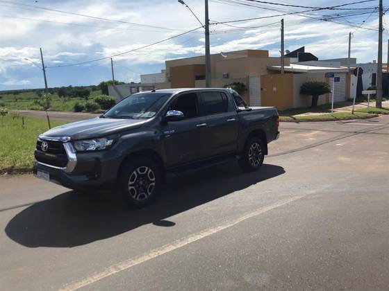 TOYOTA HILUX 2021