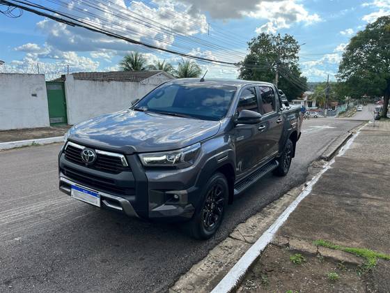 TOYOTA HILUX 2023