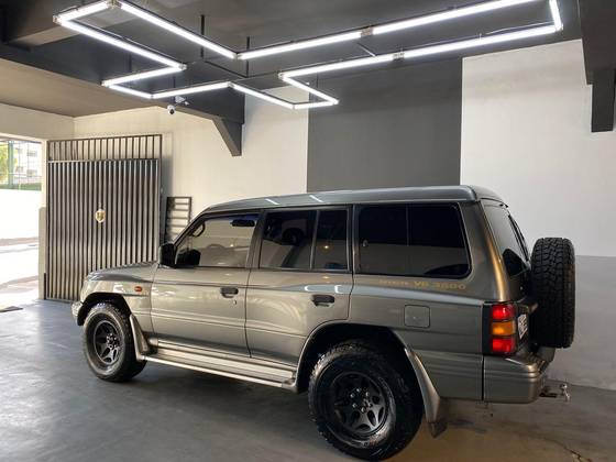 MITSUBISHI PAJERO 1999