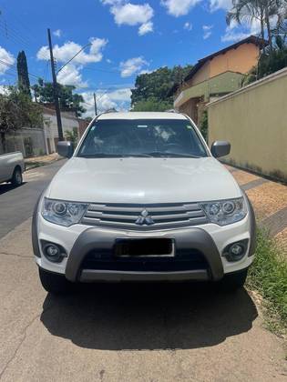 MITSUBISHI PAJERO 2017