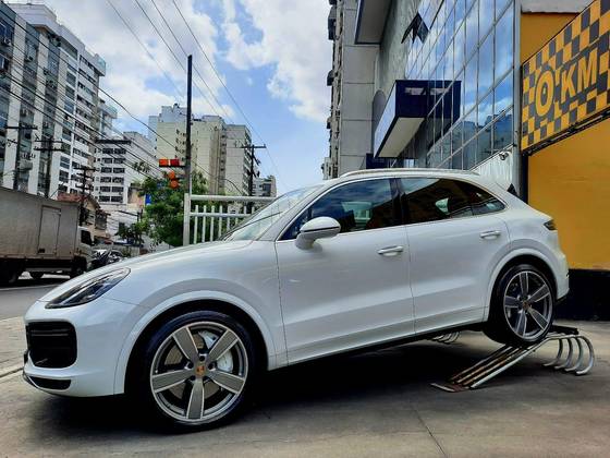 PORSCHE CAYENNE 2023
