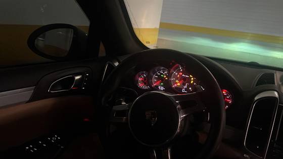 PORSCHE CAYENNE 2012