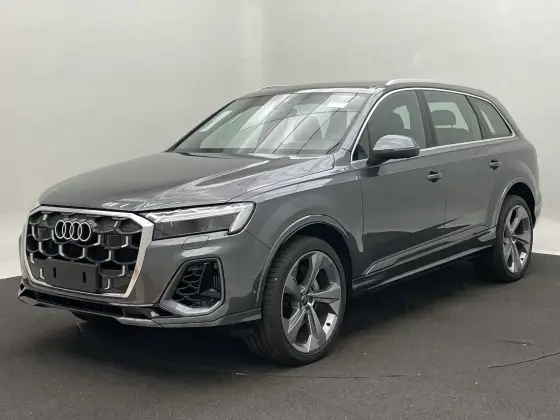 AUDI Q7 2025
