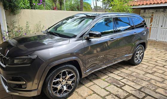 JEEP COMMANDER 2023