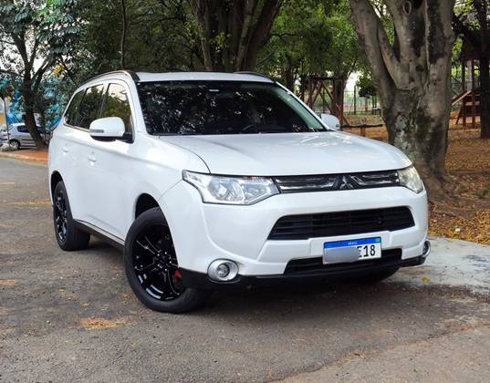 MITSUBISHI OUTLANDER 2015