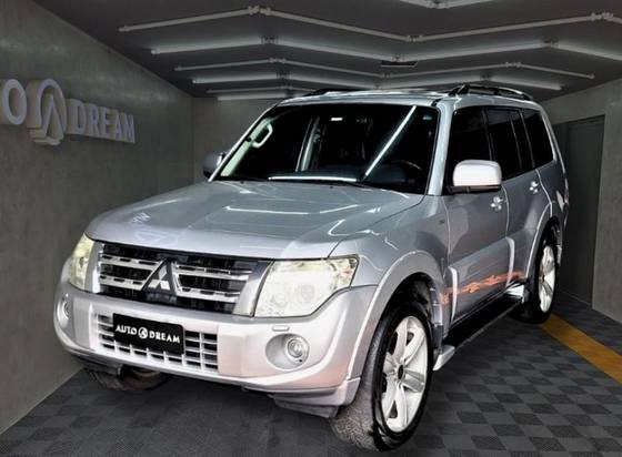 MITSUBISHI PAJERO FULL 2013