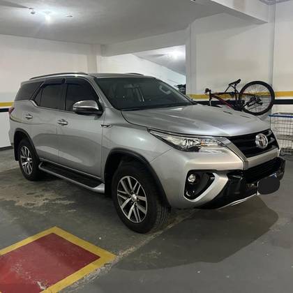 TOYOTA HILUX SW4 2019
