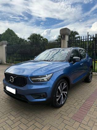 VOLVO XC40 2019