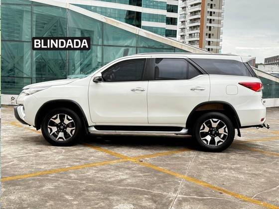 TOYOTA HILUX SW4 2019