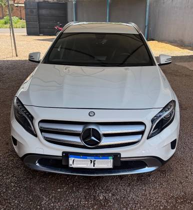MERCEDES-BENZ GLA 200 2015