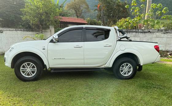 MITSUBISHI L200 TRITON 2015