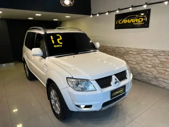 MITSUBISHI PAJERO TR4 2012