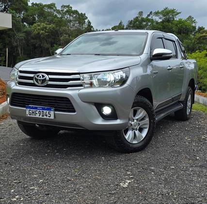 TOYOTA HILUX 2017