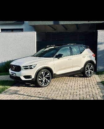 VOLVO XC40 2019